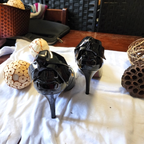 Black Heel Sandals - Picture 5 of 7